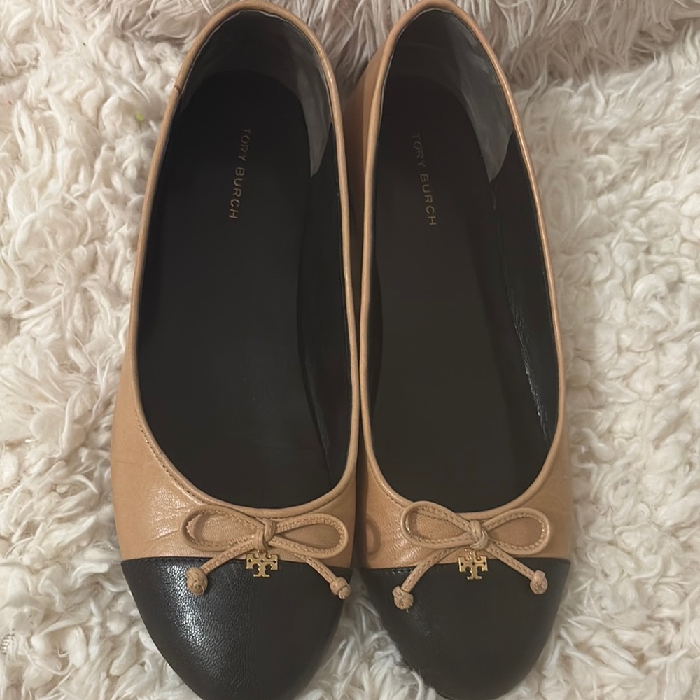 Tory Burch Tan and Black Women's Ballet Flats